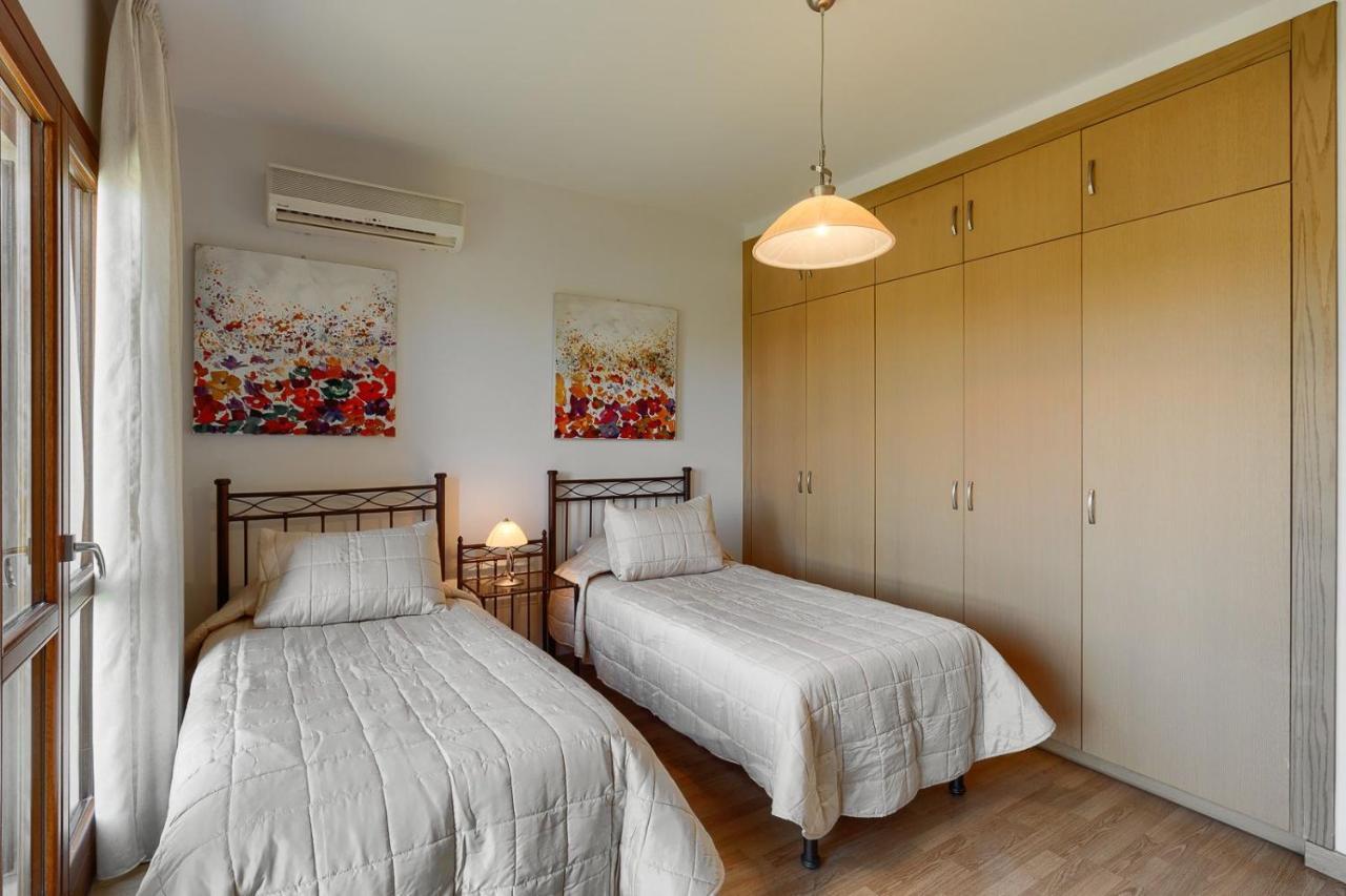 Aphrodite Hills Holiday Residences Junior Villas 3 Bedroom Junior Villa With Communal Pool - Fz02 *