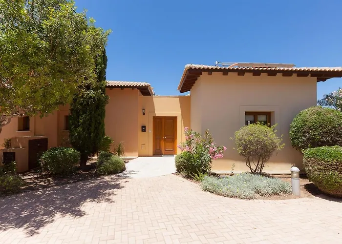 Aphrodite Hills Holiday Residences Junior Villas 3 Bedroom Junior Villa With Communal Pool - Fz02