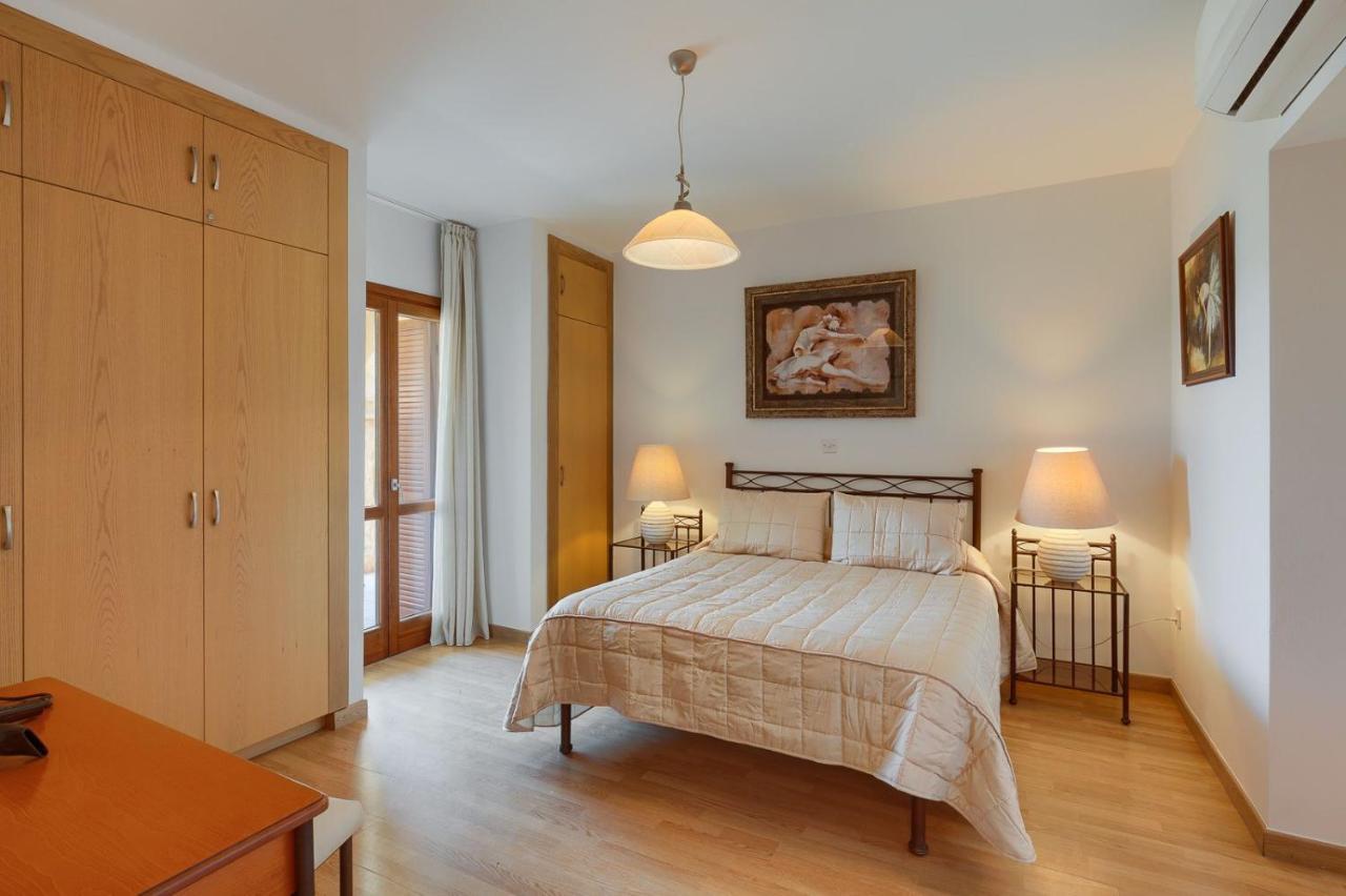 Aphrodite Hills Holiday Residences Junior Villas 3 Bedroom Junior Villa With Communal Pool - Fz02
